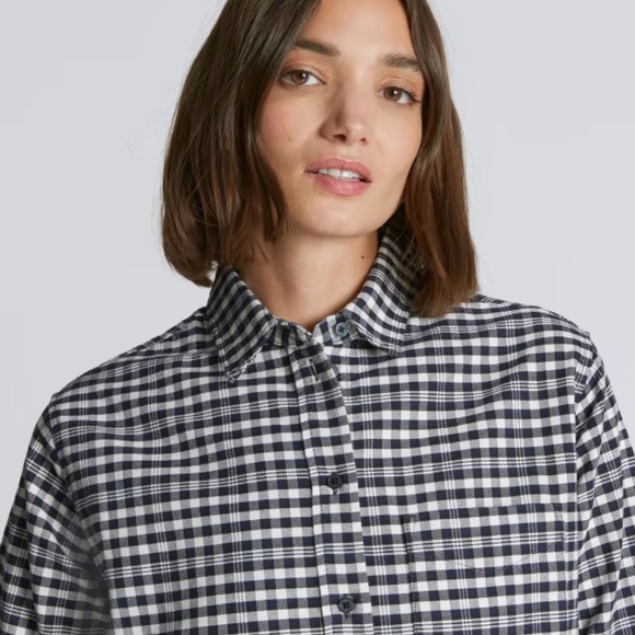 Everlane | The Must-have Oxford Shirt in Ocean Cavern Plaid | 8 - Picture 8 of 10